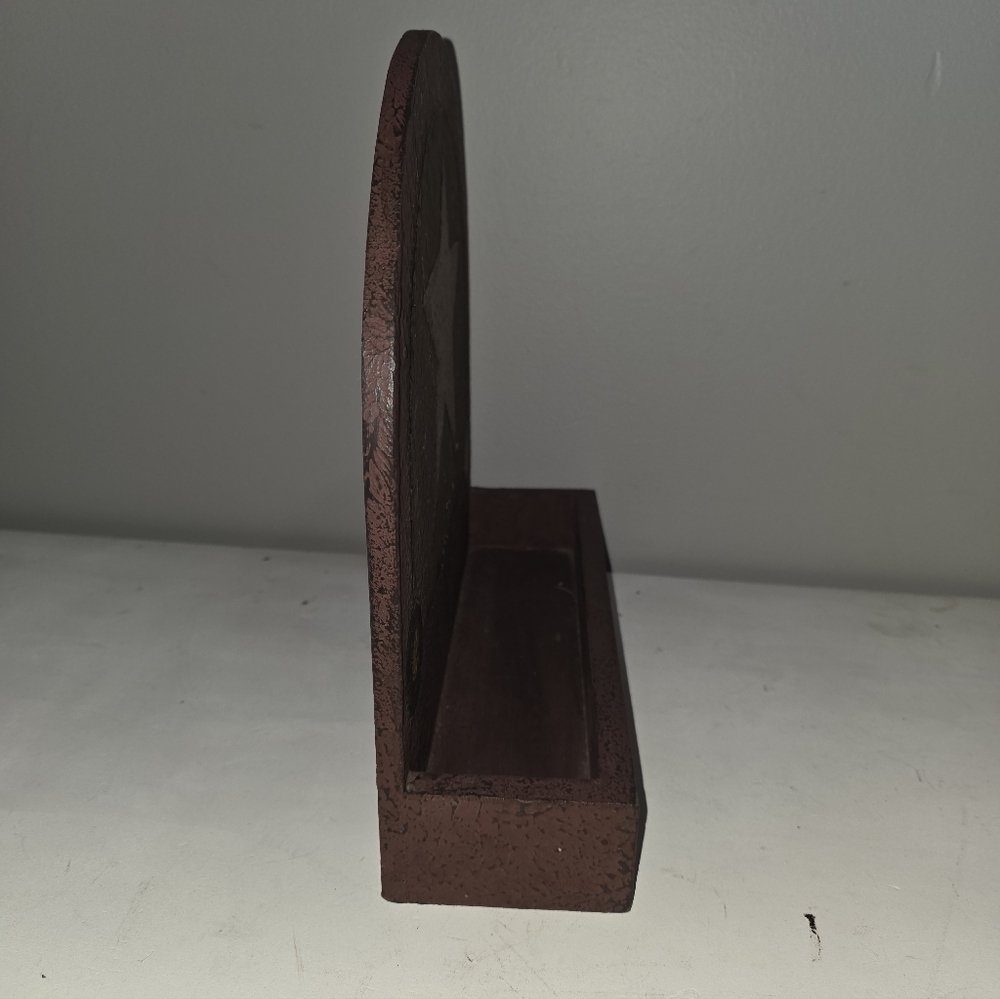 12" x 12" Simplify Burgundy Plate / Display Holder with Barn Star - Picture 4 of 5